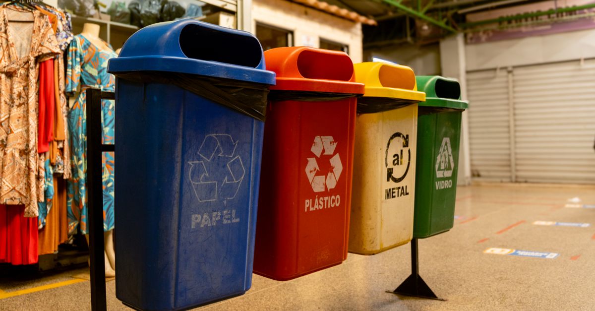 Bacs de collecte intérieurs pour papier, plastique, métal et verre